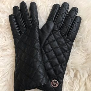 Black Michael Kors quilted leather gloves